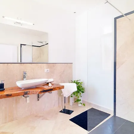 Turquoise בית הארחה 4*